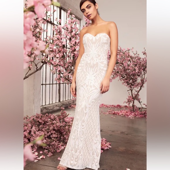 Lulus Dresses & Skirts - Lulu's White sequin Strapless Olivia Dress